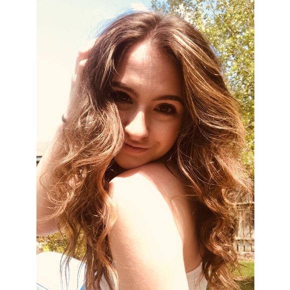 Meet your Posher, Paige - Picture 1 of 1